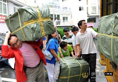 The first batch of disaster relief materials sent to Zhouqu by Shenzhen Lions Club (source: Shenzhen News) news 图2张